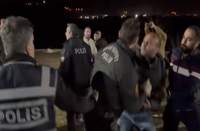 Tunceli Adliyesi önünde bekleyen Gülistan Doku’nun ailesi ile şüpheli yakınları arasında arbede