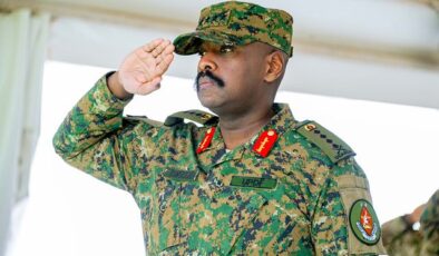 Türkiye’yi tehdit eden küstah general el yükseltti