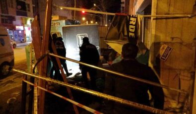 Tuvaletini yapmak için çıktığı inşaattan düşen şahıs hayatını kaybetti