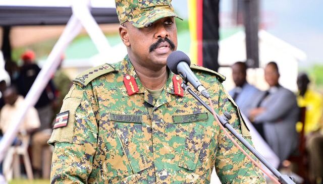 Ugandalı komutandan akıllara ziyan bir mesaj daha: 5 Türk kadınıyla evlendim