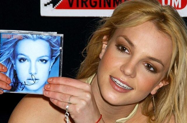 Dibe vurdu! Ünlü şarkıcıyı rehabilitasyon merkezine yatırdılar