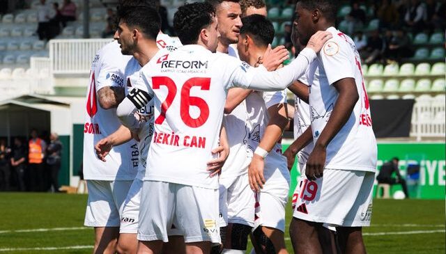 Vanspor, Serik Spor karşısında farka koştu