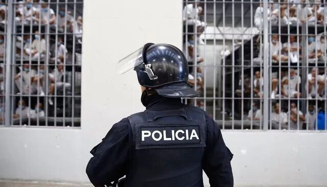 Venezuela’da cezaevinde çıkan isyanda 5 mahkum hayatını kaybetti