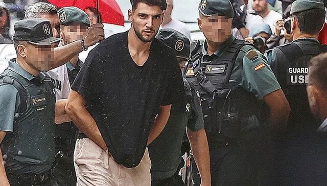 Yıldız isme şok suçlama: İki kadınla ilişkiye girip…