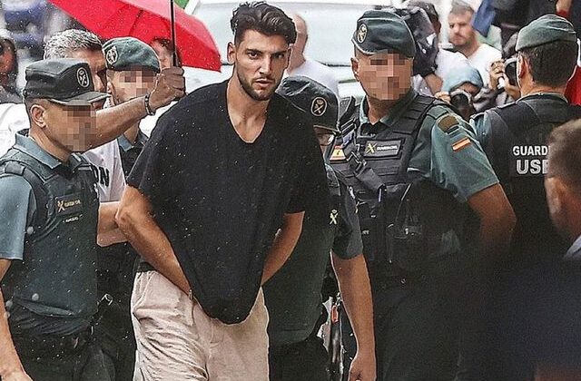 Yıldız isme şok suçlama: İki kadınla ilişkiye girip…