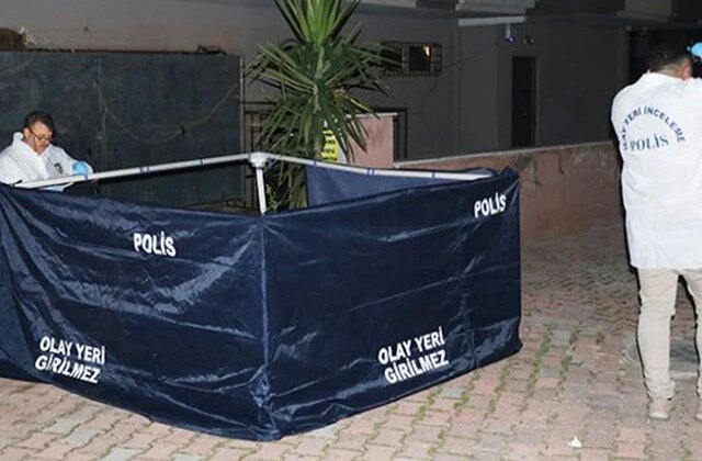 Yol kenarında ölü bulundu