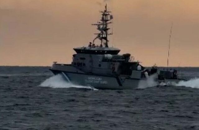 Ege’de hareketli anlar: Türk Sahil Güvenliği kovaladı, Yunan botu kaçtı