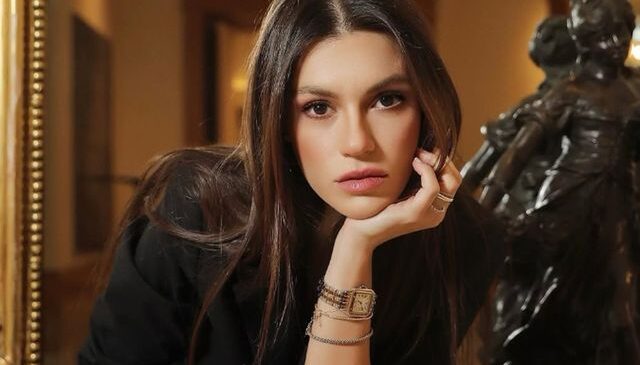 Yüsra Geyik’ten set itirafı: Öpüşürken durmak daha beter