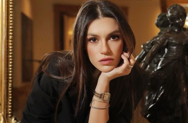 Yüsra Geyik’ten set itirafı: Öpüşürken durmak daha beter