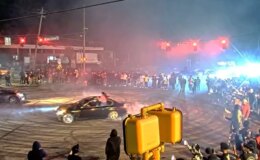 Yüzlerce kişinin katıldığı yasa dışı sokak yarışı kenti karıştırdı