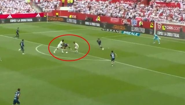90+2’de inanılmaz bir gol atarak takımını düşme hattından çıkardı