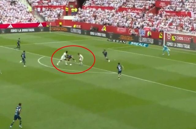 90+2’de inanılmaz bir gol atarak takımını düşme hattından çıkardı