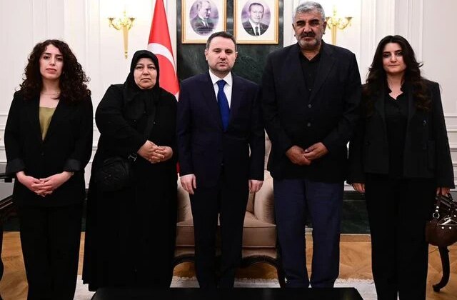 Adalet Bakanı Gürlek, Rojin Kabaiş’in ailesi ile görüştü