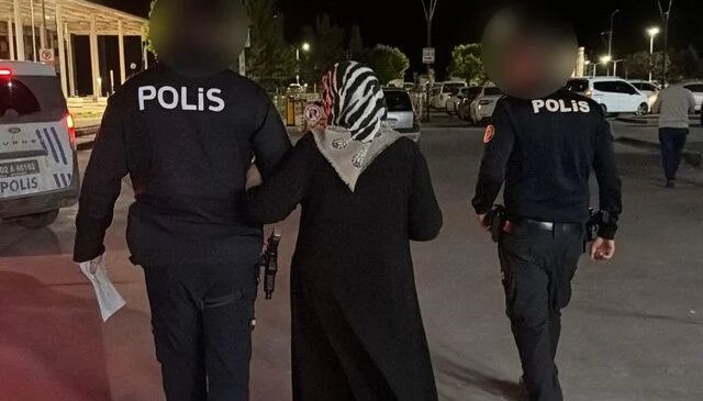 Anneler Günü’nde 80 yaşındaki annesini darp etti