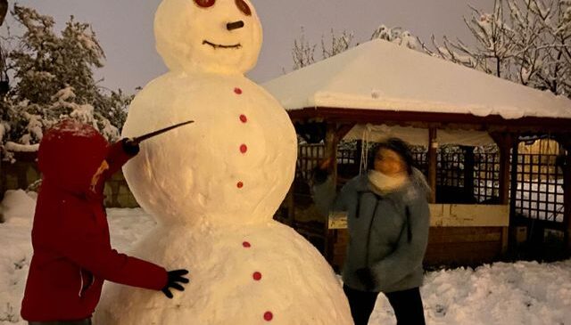 Afyonkarahisar’da 3 metrelik kardan adam yapıldı