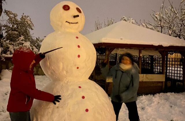 Afyonkarahisar’da 3 metrelik kardan adam yapıldı