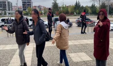 Oğulları iki gence kurşun yağdırdı, aileleri basın mensuplarına çıkıştı: Daha 18 yaşında, çekmeyin