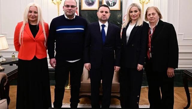 Akın Gürlek, Çağla Tuğaltay’ın ailesiyle görüştü