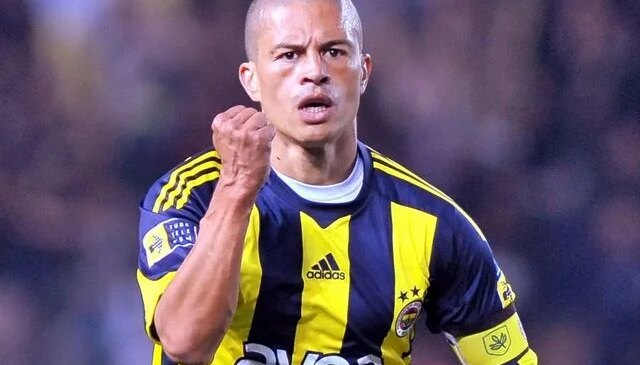 Alex de Souza’dan Fenerbahçe’deki seçim için gece yarısı açıklama