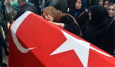 Almina’nın cenazesinde gözyaşları sel oldu! Annenin ağıtları yürek dağladı