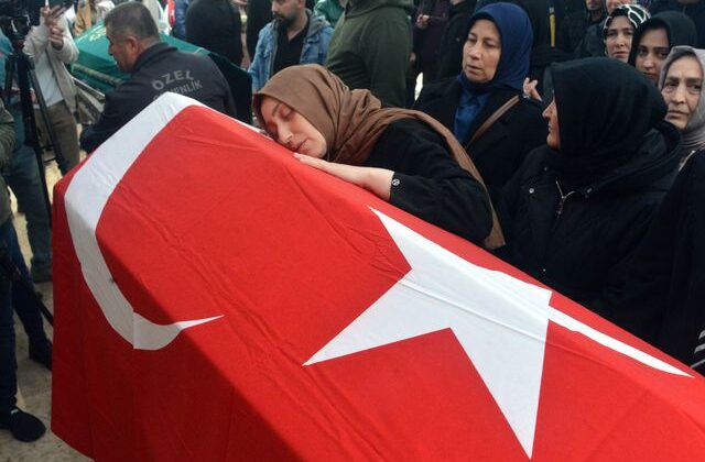 Almina’nın cenazesinde gözyaşları sel oldu! Annenin ağıtları yürek dağladı