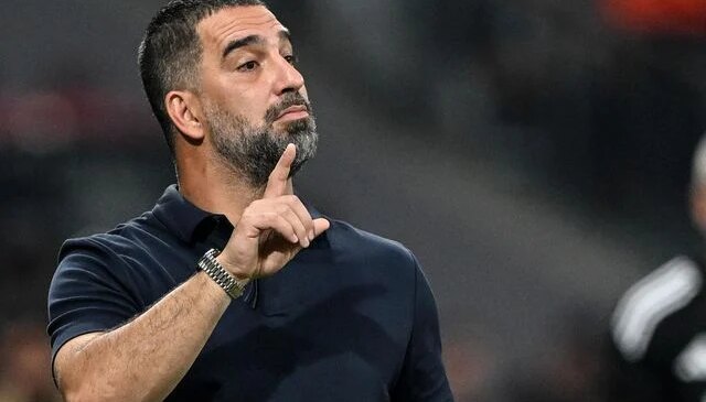 Arda Turan’ın maçında hava saldırısı alarmı verildi! Mücadele üçüncü kez durdu