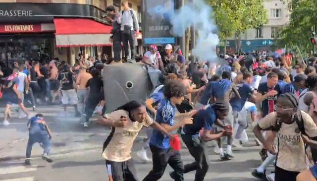 Arsenal golü atınca Paris’te sokaklar savaş alanına döndü