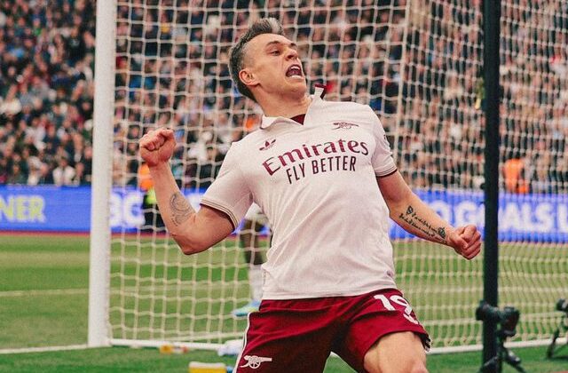 Arsenal ölüp ölüp dirildiği maçta 3 puana uzandı