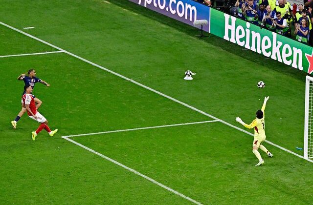 Arsenal-PSG maçında 10 sene sonra bir ilk yaşandı