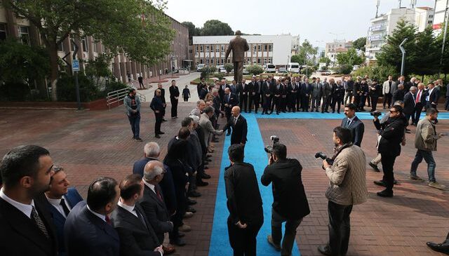 Yeni Aydın Valisi Osman Varol’u karşılama töreninde protokol krizi