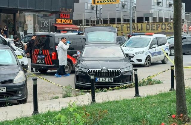 Bağcılar’da gizemli ölüm: Haber alınamayan mağaza sahibi otomobilinin bagajında ölü bulundu