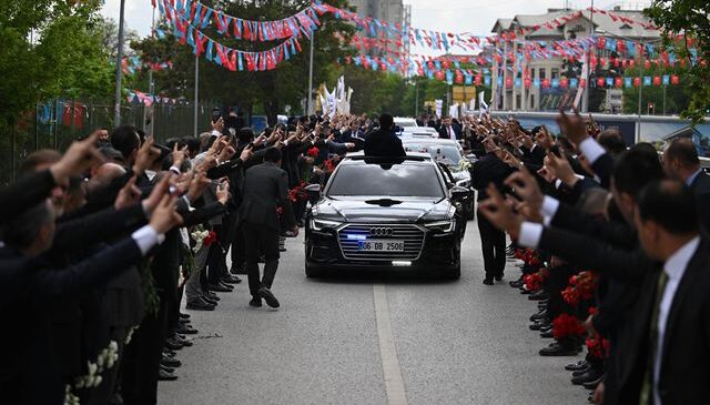 Bahçeli’ye Ülkü Ocakları’ndan görkemli karşılama
