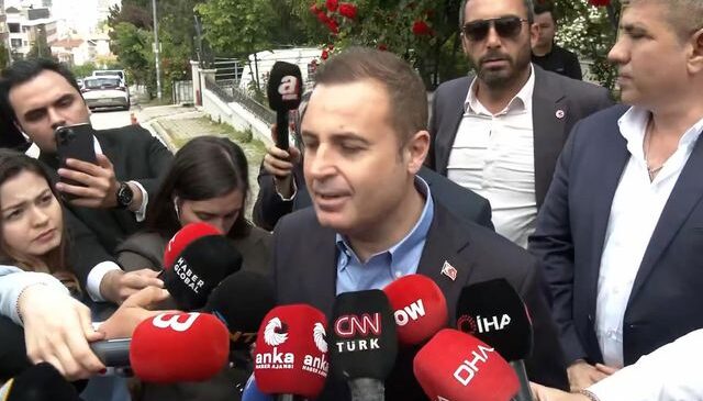 Balıkesir Büyükşehir Belediye Başkanı Akın karar sonrası Kılıçdaroğlu’nu ziyaret etti