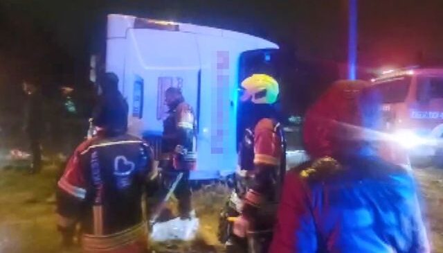 Balıkesir’de yolcu otobüsü devrildi! 3 kişi öldü, 31 kişi yaralandı