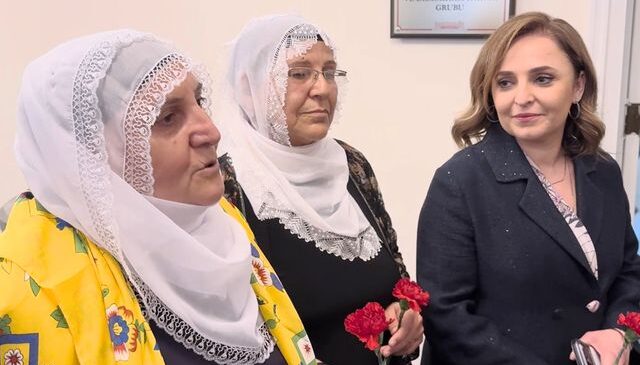 Barış Anneleri’nin ilk durağı MHP oldu! Görüşmede dikkat çeken anlar