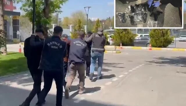 Batman’da iki otomobilde 13 tabanca ele geçirildi