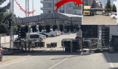 Sahnede Türk Bayrağı krizi! DEM Partili belediye konseri iptal etti