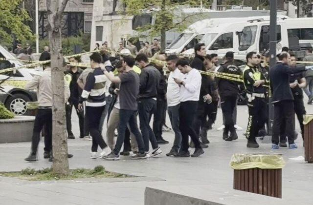 Beşiktaş İskelesi önünde bıçaklı kavga: 3 yaralı