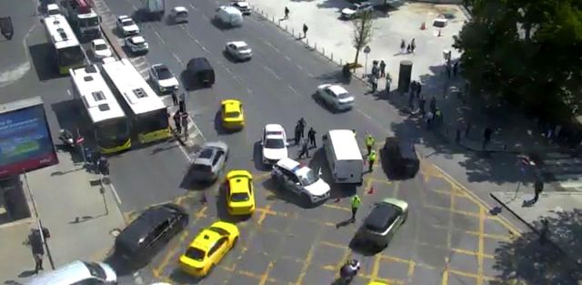 Beşiktaş’ta ticari aracın çarptığı polis ağır yaralandı