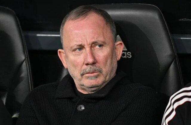 Beşiktaş’ta deprem! Sergen Yalçın istifa etti, Serdal Adalı vazgeçirdi