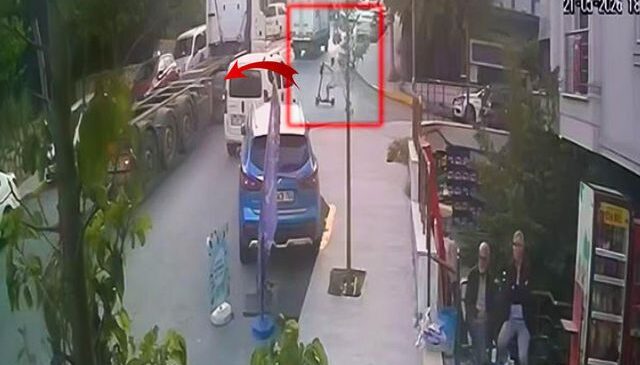 11 yaşındaki çocuk tırın altında kaldı! Korkunç kaza kamerada