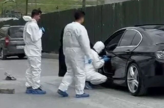 Beylikdüzü’nde araç içerisinde silahla vurulmuş halde bulundu