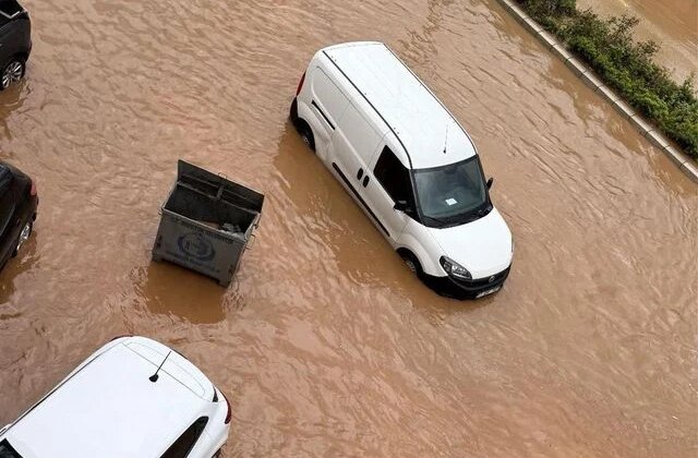 Bozüyük’te sağanak sele yol açtı: Yollar sular altında kaldı