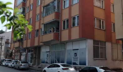Bir ilimiz bu olayı konuşuyor: Genç kız, hocasının elinden kurtulmak için balkondan çıplak atladı