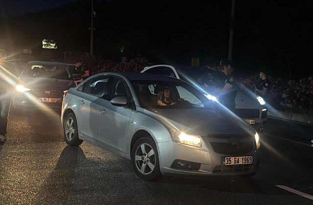 Bodrum girişinde bayram yoğunluğu: Polis ekiplerinden sıkı denetim