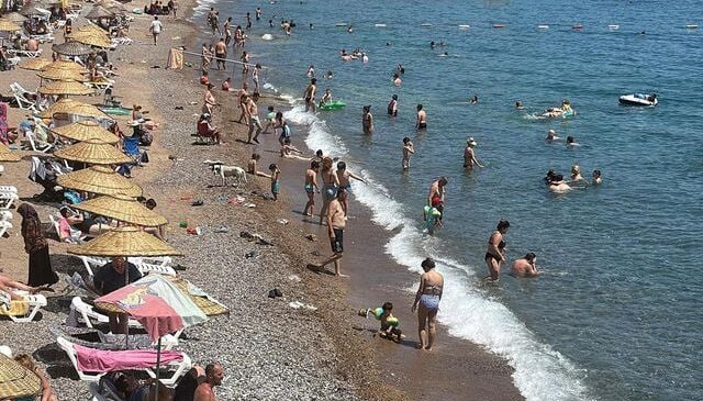 Bodrum sahillerinde bayram yoğunluğu