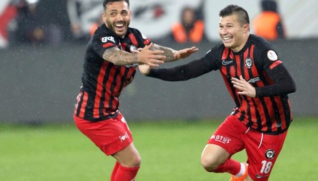 Bodrum’u deviren Çorum FK, Esenler Erokspor’un finaldeki rakibi oldu