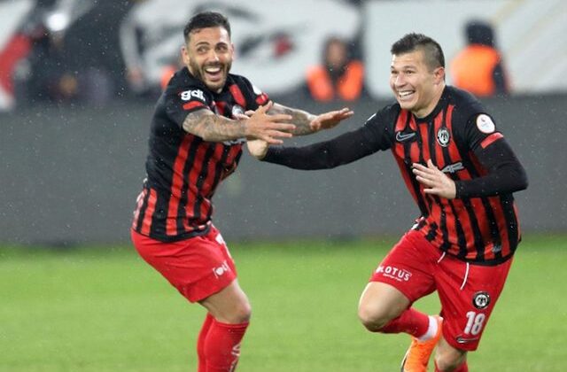 Bodrum’u deviren Çorum FK, Esenler Erokspor’un finaldeki rakibi oldu