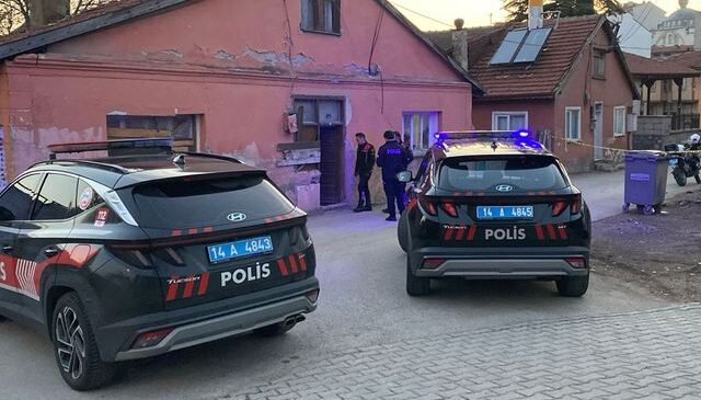 Nafaka yüzünden eşinin evine kurşun yağdırdı