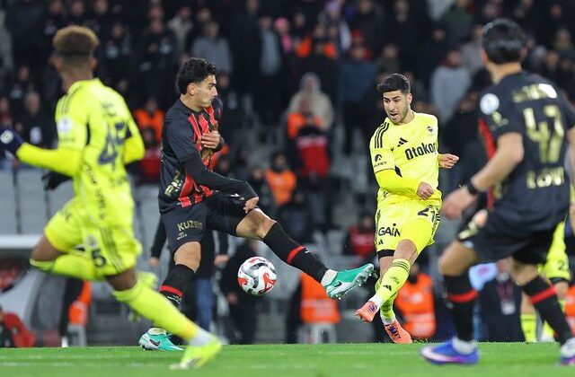 Bu sezon Fenerbahçe’yi ligde yenen ilk takım yarın kazanamazsa küme düşecek